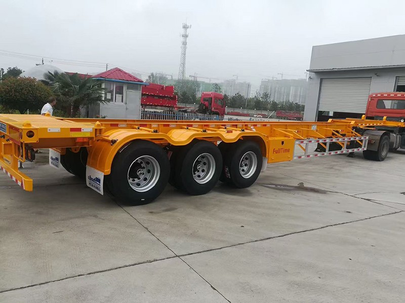3 Axle Skeletal Truck Trailer high quality